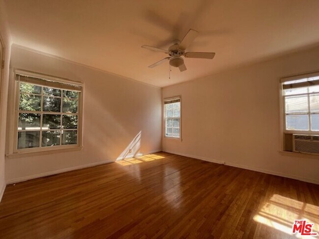 Building Photo - 1206 Beverly Green Dr