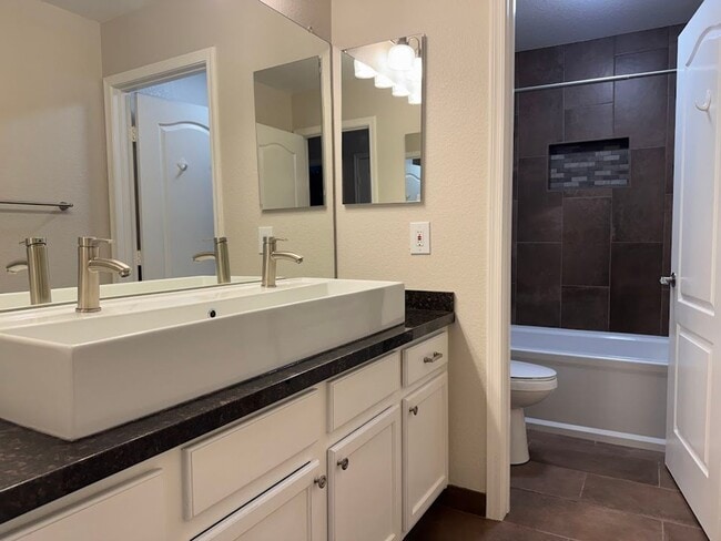 Building Photo - Luxury Scottsdale Rental with Chef’s Kitchen & 3-Car Garage