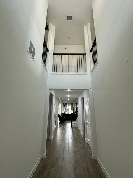 Building Photo - 4040 Aldenwood Rd
