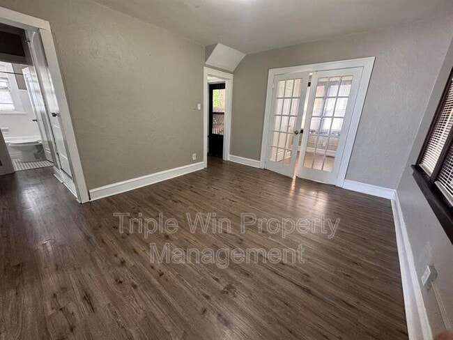 Building Photo - 424 Abston St