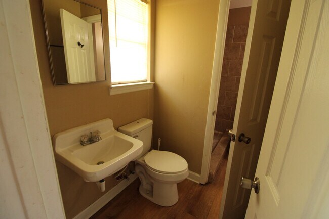 Building Photo - 4851 Malabar Dr
