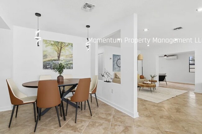 Building Photo - Gorgeous 4 Bedroom in Dunedin! Full Upgraded w/ a Pool!! AVAILABLE FOR IMMEDIATE MOVE IN!!