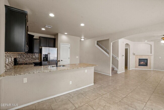 Building Photo - 3836 Loma Cristobal