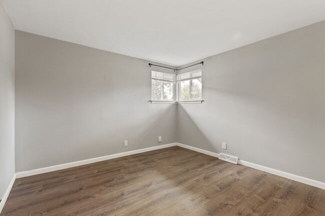 Building Photo - 1119 Winona Dr