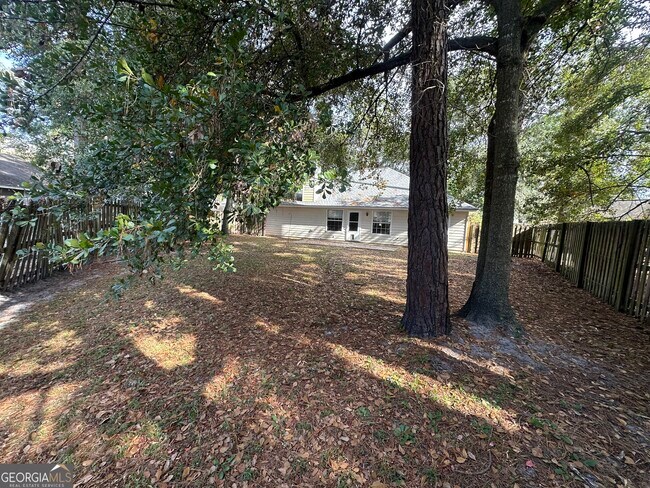 Building Photo - 104 St Helena Ct