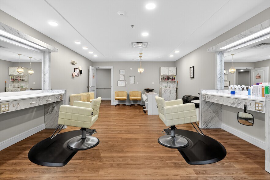 Building Photo - 2900 NE Kendallwood Pkwy