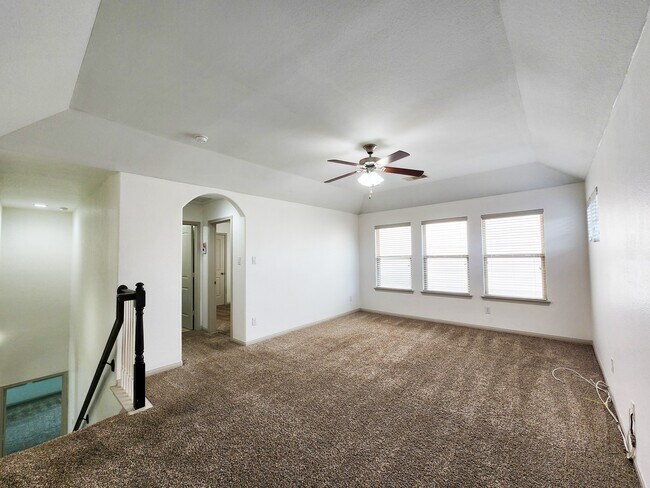 Building Photo - 4515 Greenleaf Dr