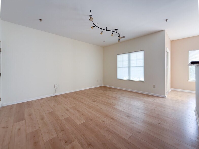 Building Photo - 64 Clingman Ave