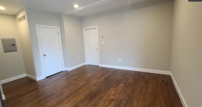 Building Photo - 25 S 2nd St