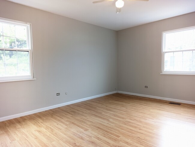 Building Photo - 2133 N Ginger Creek Cir
