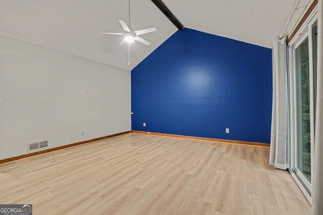 Building Photo - 500 Hickory Hills Trail