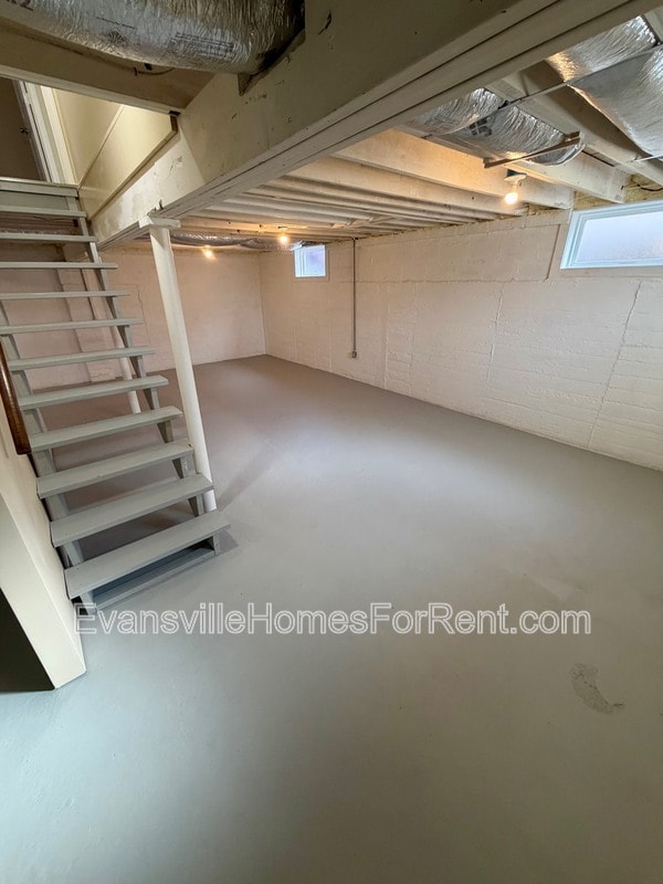 Building Photo - 513 S Kerth Ave