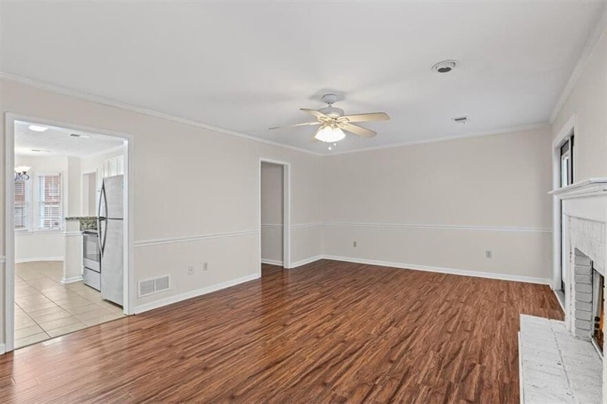Building Photo - 2927 Governors Ct