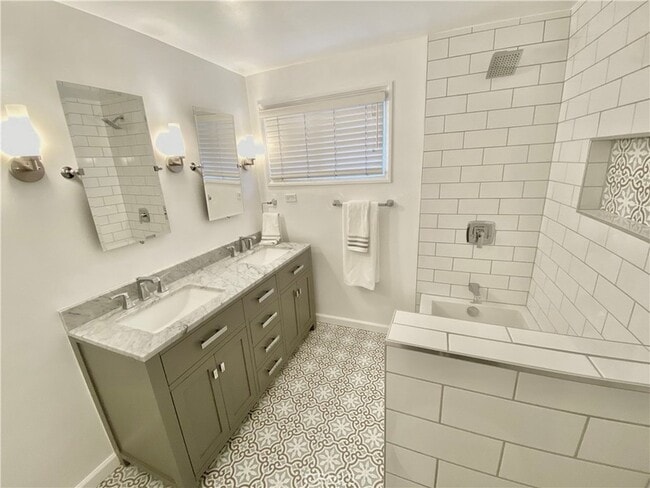 Building Photo - 4125 Bakman Ave