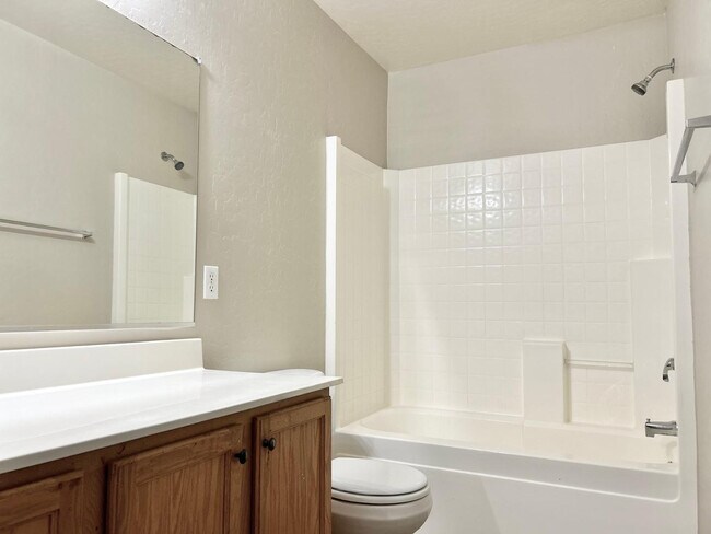 Building Photo - 2547 E San Manuel Rd