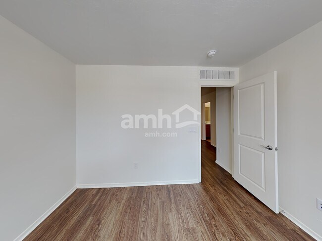 Building Photo - 683 N Nestled Hummingbird Ln E