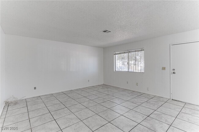 Building Photo - 312 E Tonopah Ave