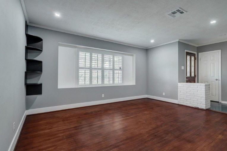 Building Photo - 7151 Edgemoor Dr
