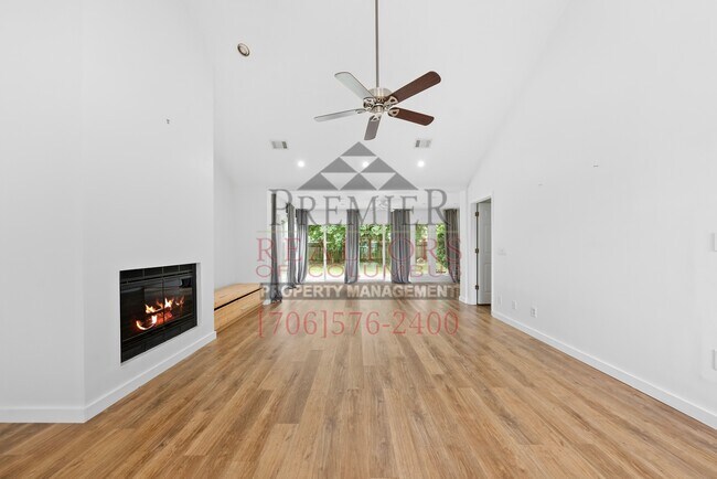Building Photo - 2250 Rock Springs Ct