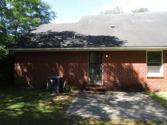Building Photo - 911 Arnaud St