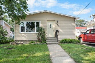 Building Photo - 3 Bedroom 1 Bathroom single family home