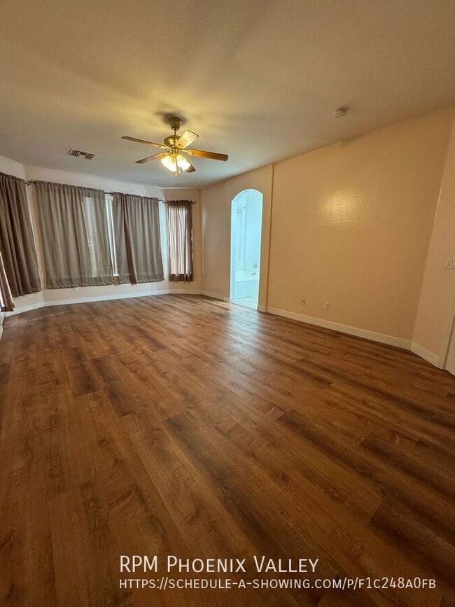 Building Photo - 2305 W Carter Rd