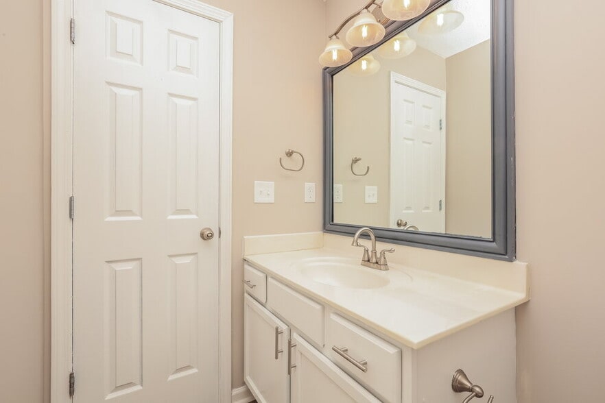 Building Photo - 3012 Deer Trail Dr