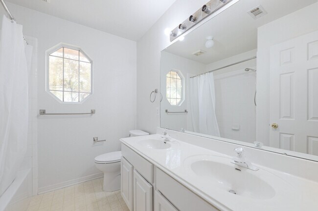 Building Photo - 6008 Sierra Leon