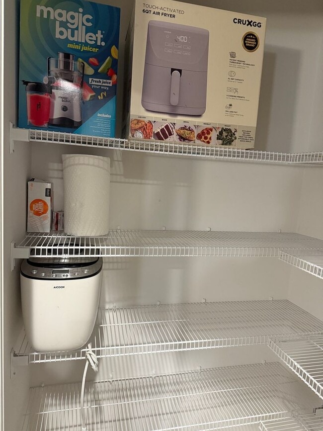 Building Photo - Charming 3BR Duplex in Charlotte