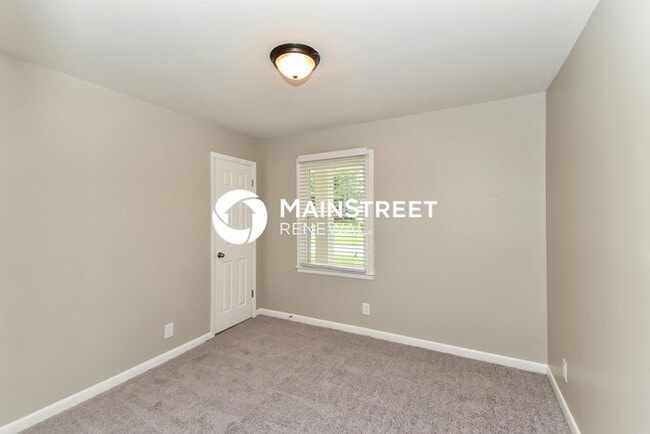 Building Photo - 5 Bedroom Pet-Friendly Home in Atlanta, GA with Main Street Renewal