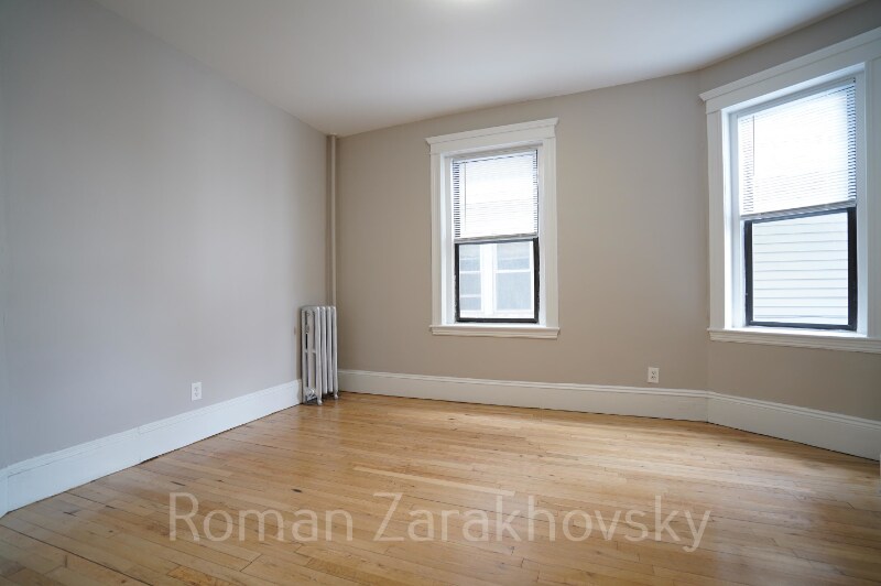 Building Photo - 58 Gardner St