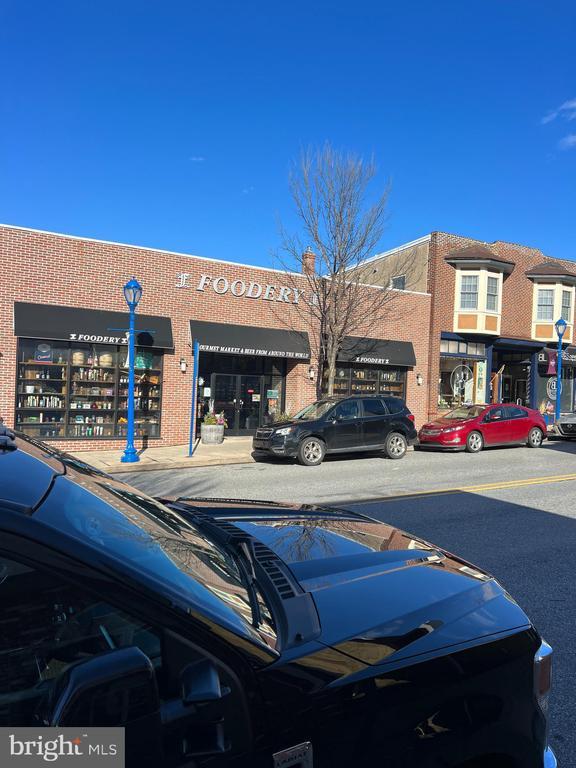 Building Photo - 316 Bridge St