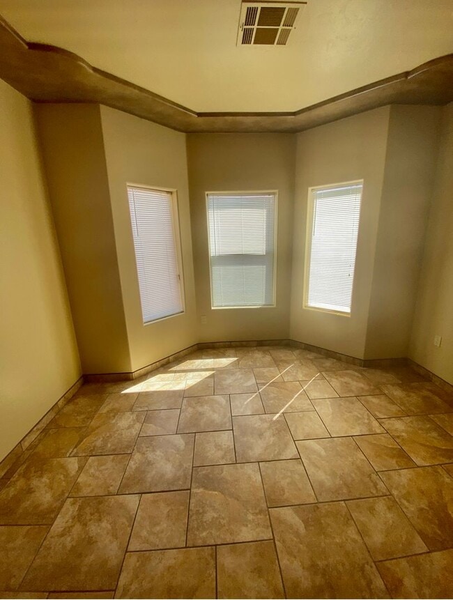 Building Photo - 4226 Tres Ninos Dr