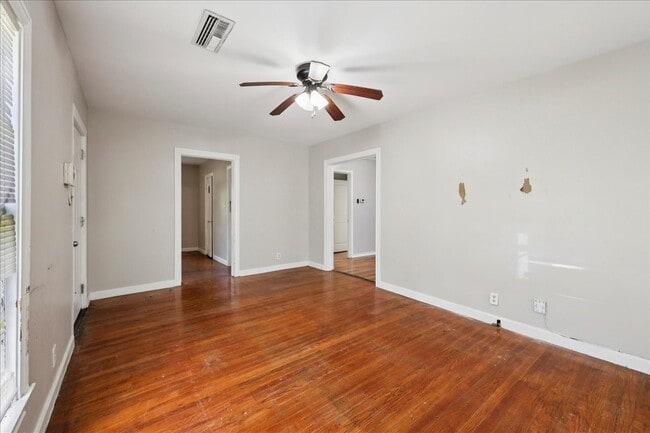 Building Photo - 4020 Ector Ave