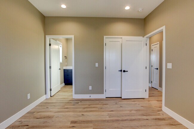 Building Photo - 102 Rosenwald St