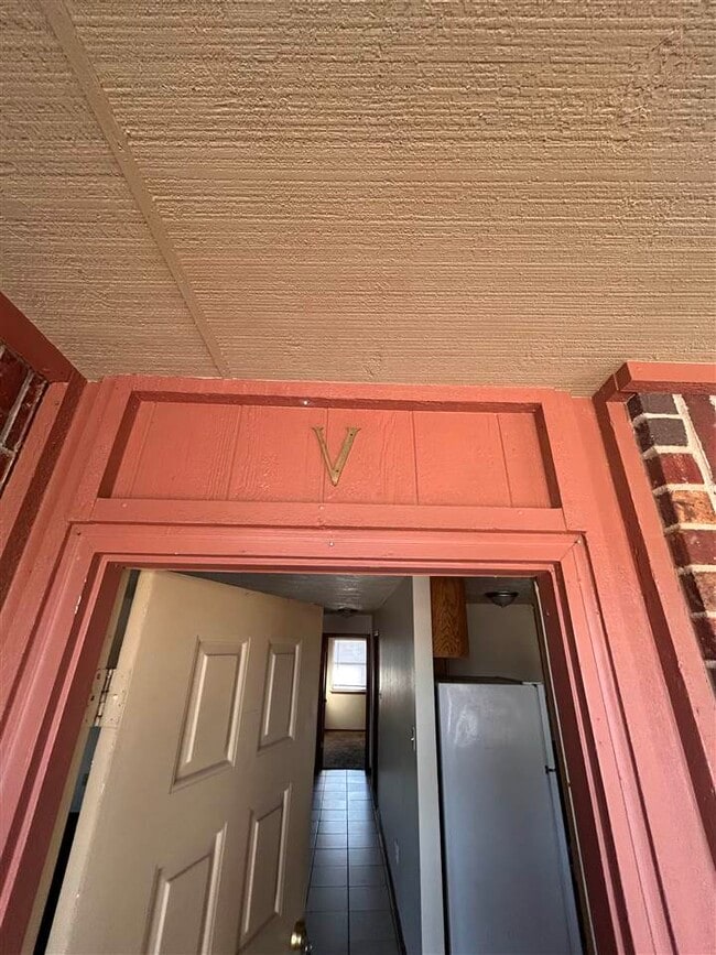 Building Photo - 1912 SW D Ave