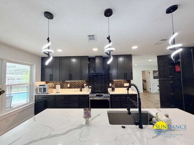 Building Photo - Custom 4BR Pool Home in Kenwood with Bonus Room & Private Backyard!