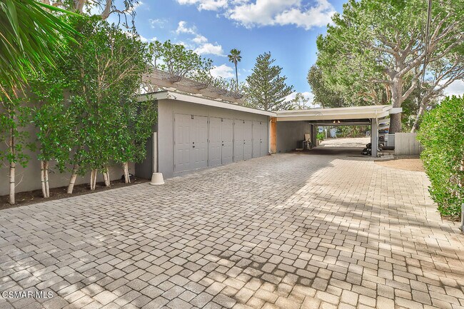 Building Photo - 31944 CA-1