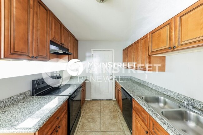 Building Photo - 3807 W Solar Dr