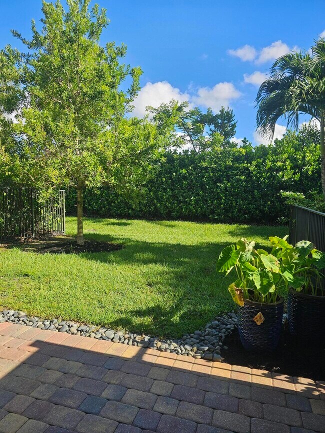 Building Photo - 4460 San Fratello Cir
