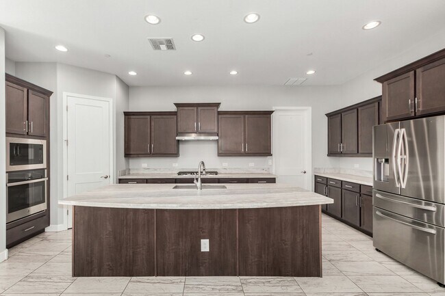 Building Photo - STUNNING HOME IN PEORIA