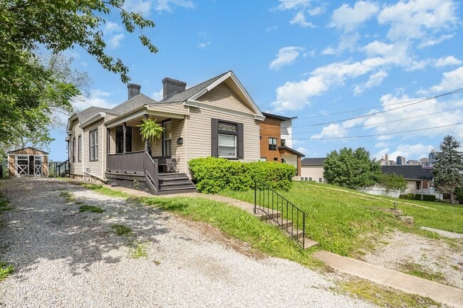 Building Photo - 226 Clifton Ave