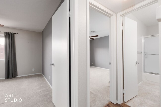 Building Photo - 2BR/2BA Condo in Rock Springs II - Small Pets Welcome