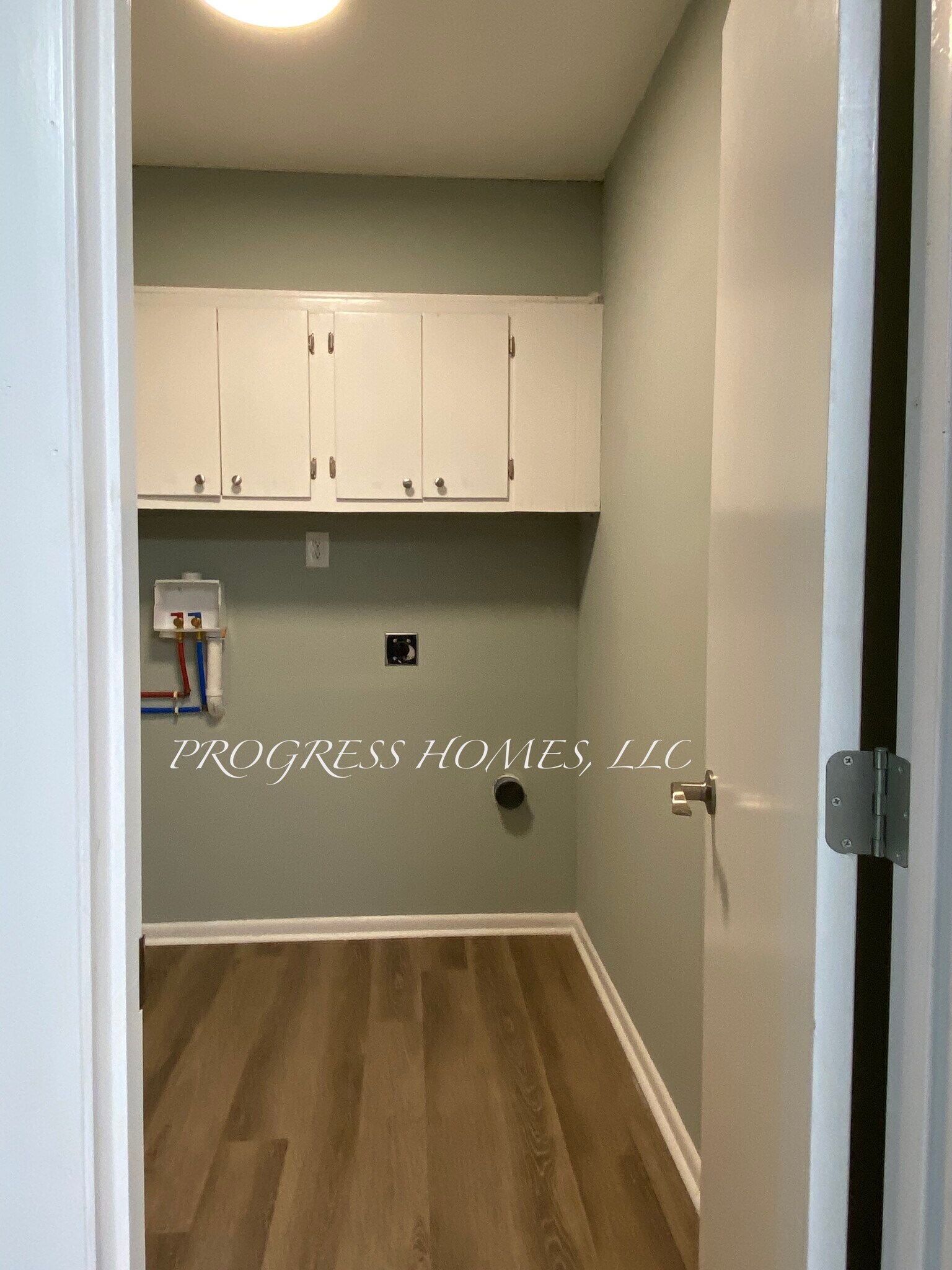 Building Photo - 1003 8th Ave SW