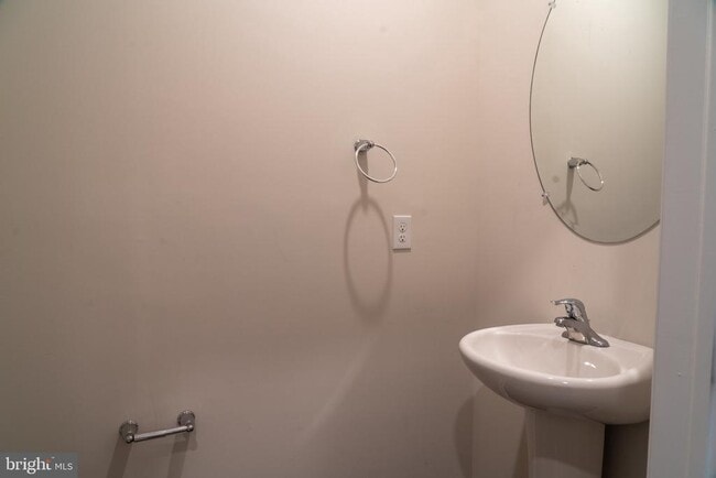 Building Photo - 57 Arlotta St