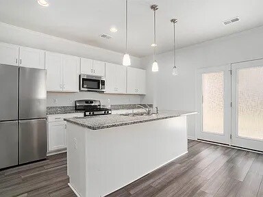 Building Photo - 294 Torslanda Ln