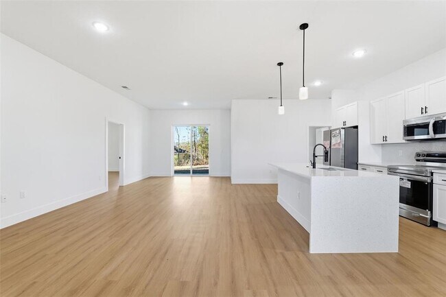 Building Photo - 6531 SW 131 Pl