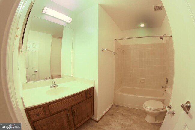 Building Photo - 3955 Pepperidge Ct