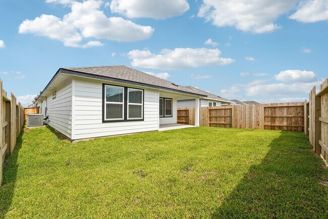 Building Photo - 16691 Sterling Clf St