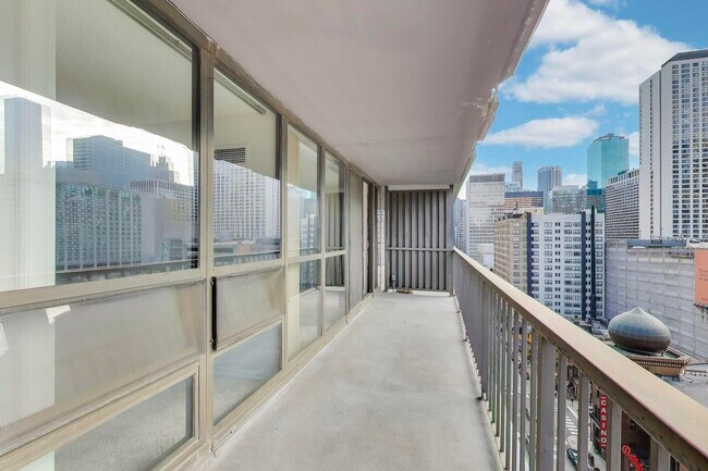 Building Photo - 10 E Ontario St